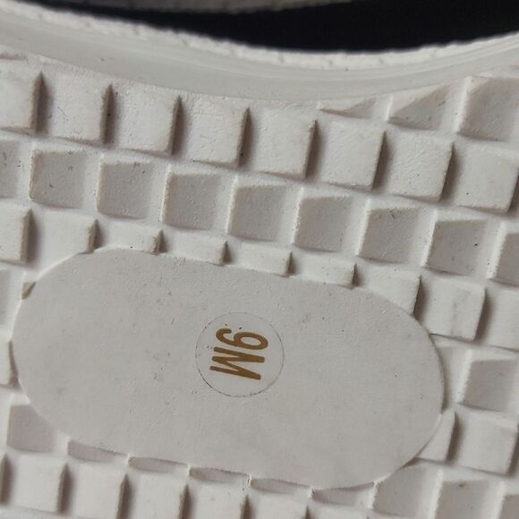 Wishbone Collection Leather Hightops Size 9 - Picture 8 of 10